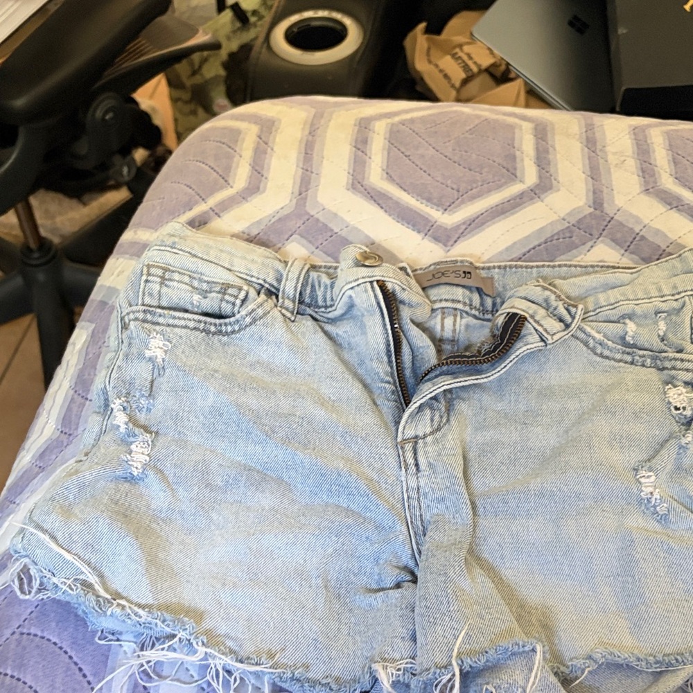 Joe's Jeans Light Blue Denim Label Detail